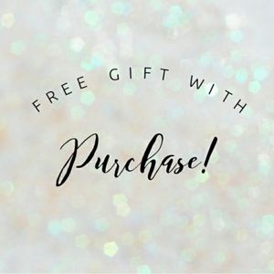 💕 Free mini gift with every order 💕